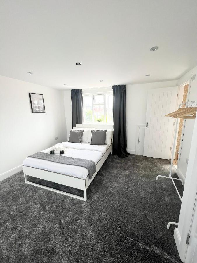 Stunning Flat In Greater London Hotel Buitenkant foto
