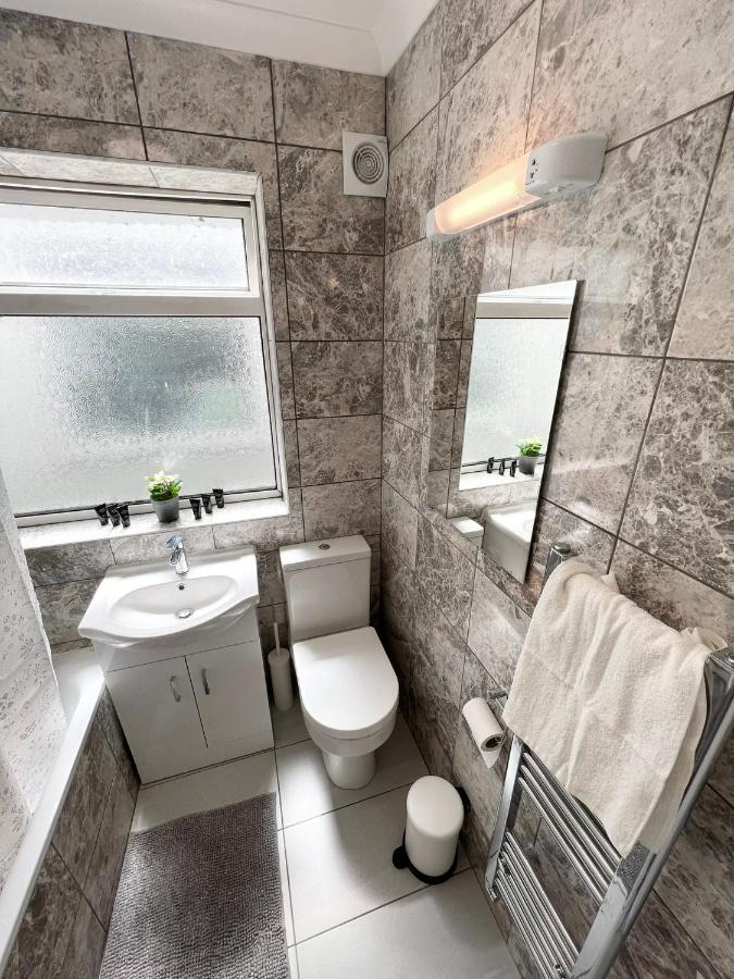 Stunning Flat In Greater London Hotel Buitenkant foto